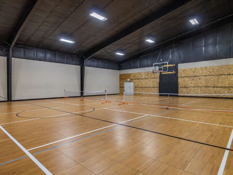 High-Mountain-Fitness - Basketball Court